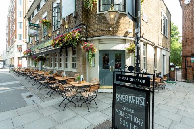 Best Sports Bars in London - Royal George