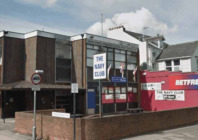 Best Sports Bars in Huddersfield - Jules Verne